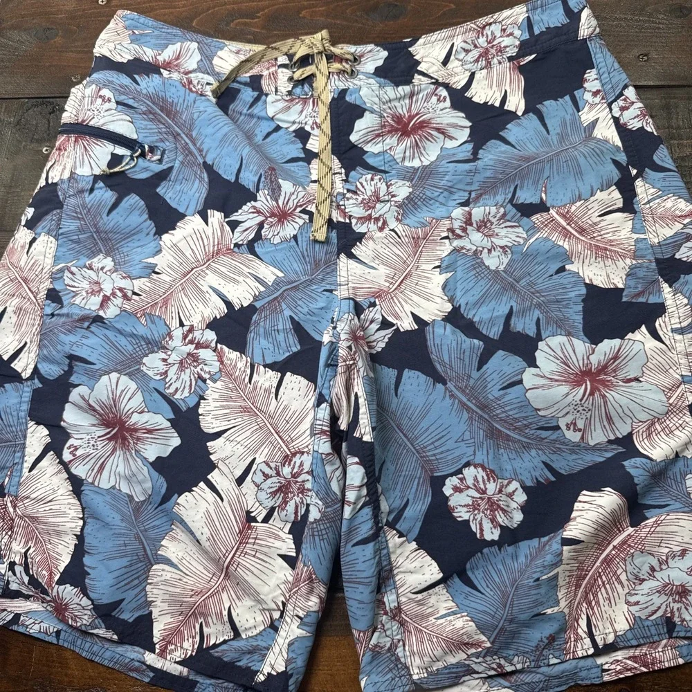 Patagonia Wavefarer‎ Board Shorts  Men's 34 Floral Hawaiian Fronds Nylon